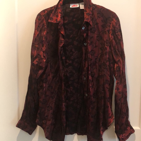 Red floral top - Picture 5 of 5